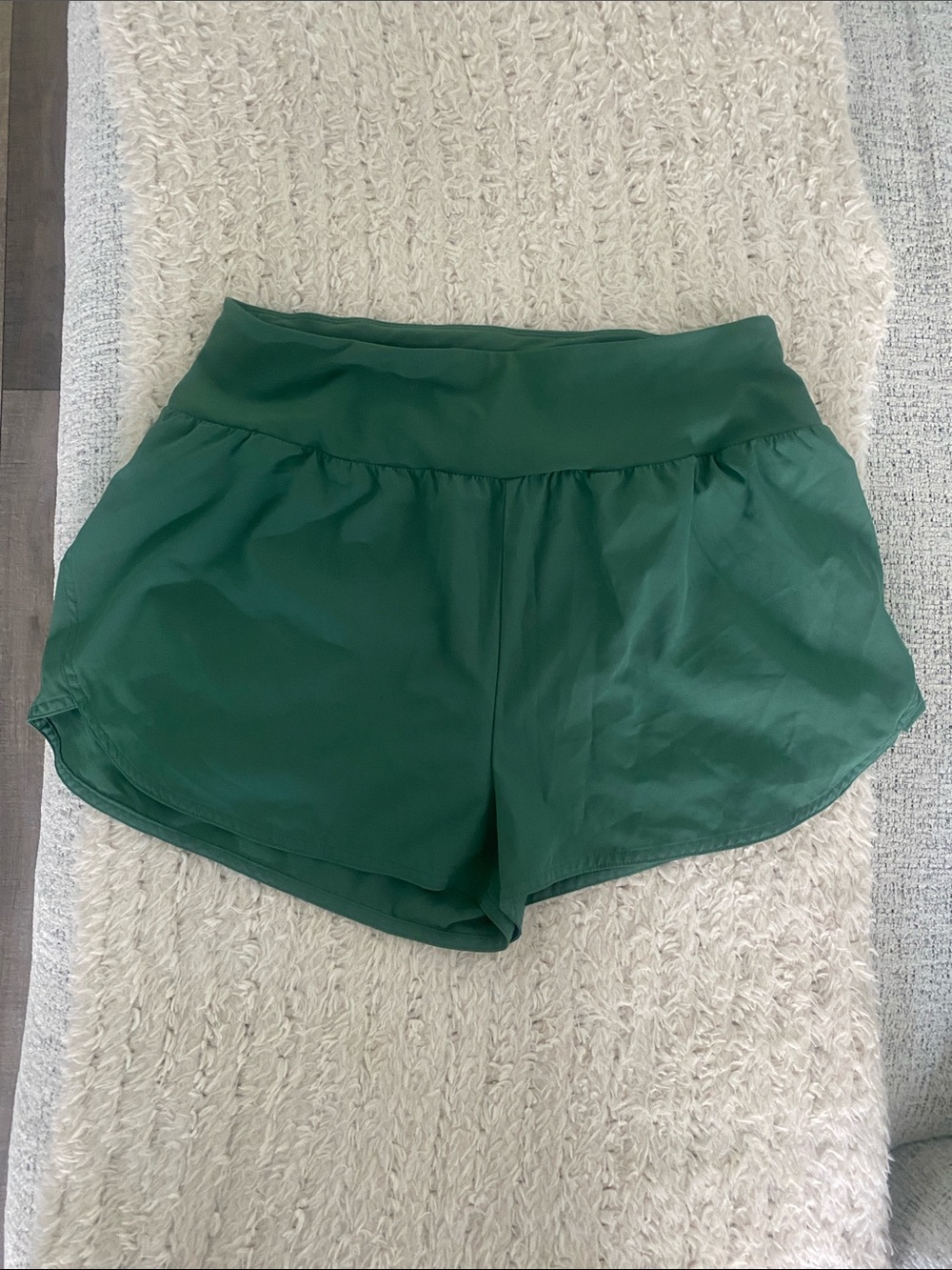 Old Navy Women's Forest Green Performance Shorts - Size Large